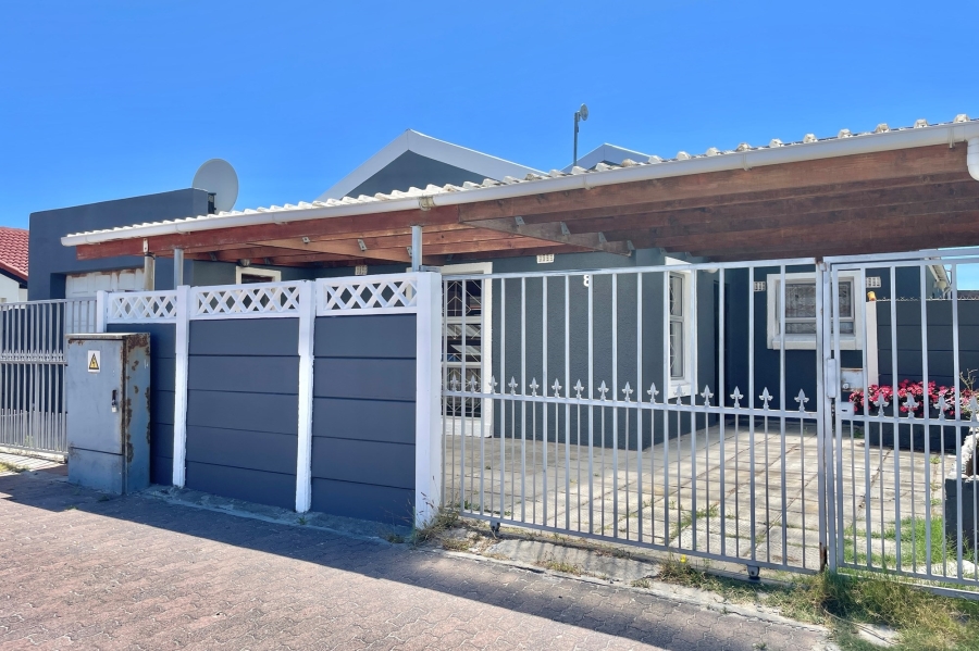 3 Bedroom Property for Sale in Strandfontein Western Cape